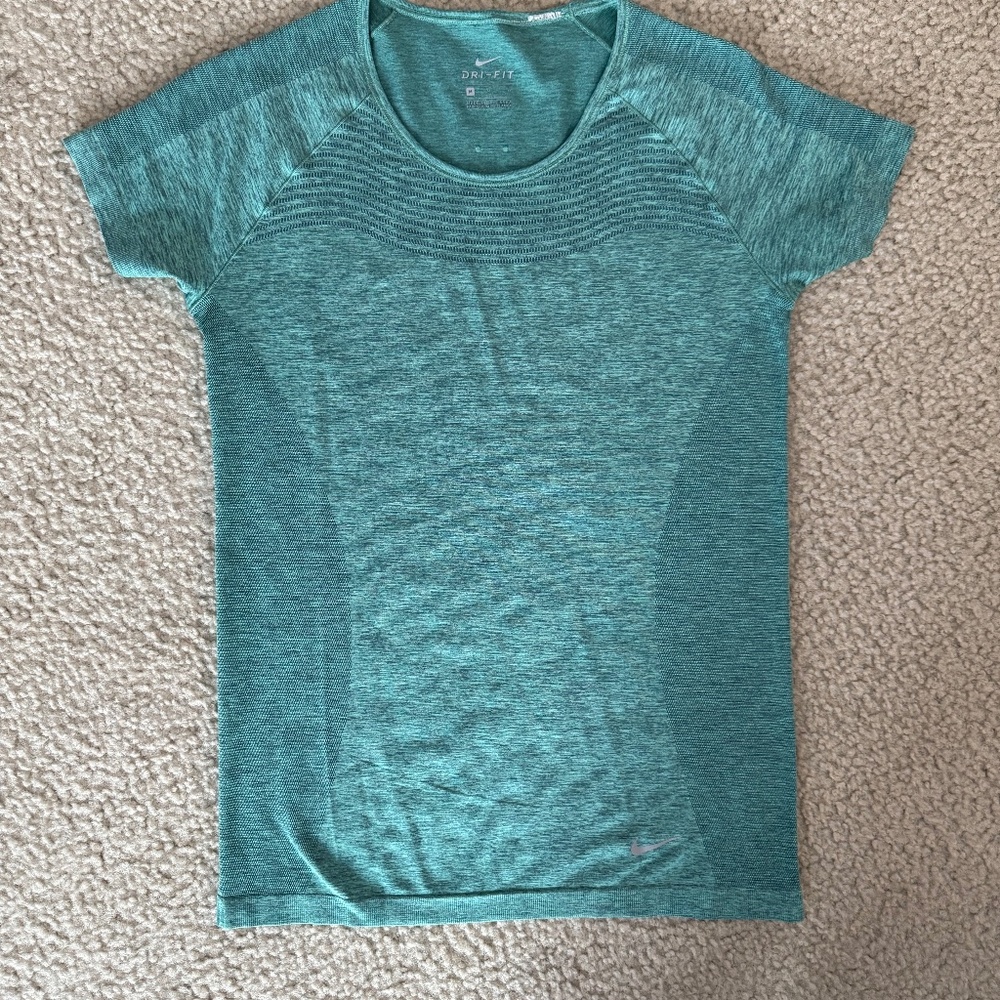 Nike Running Dri-Fit T-shirt (Medium)